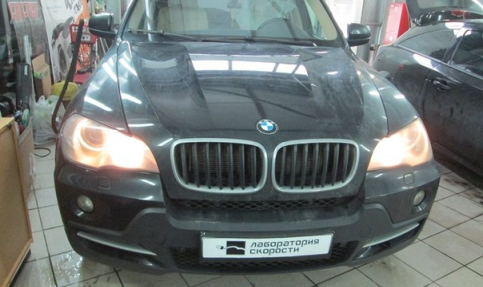 Чип-тюнинг с отключением и удалением сажевого фильтра на BMW X5 E70 3.0d 235hp AT 2007 года выпуска